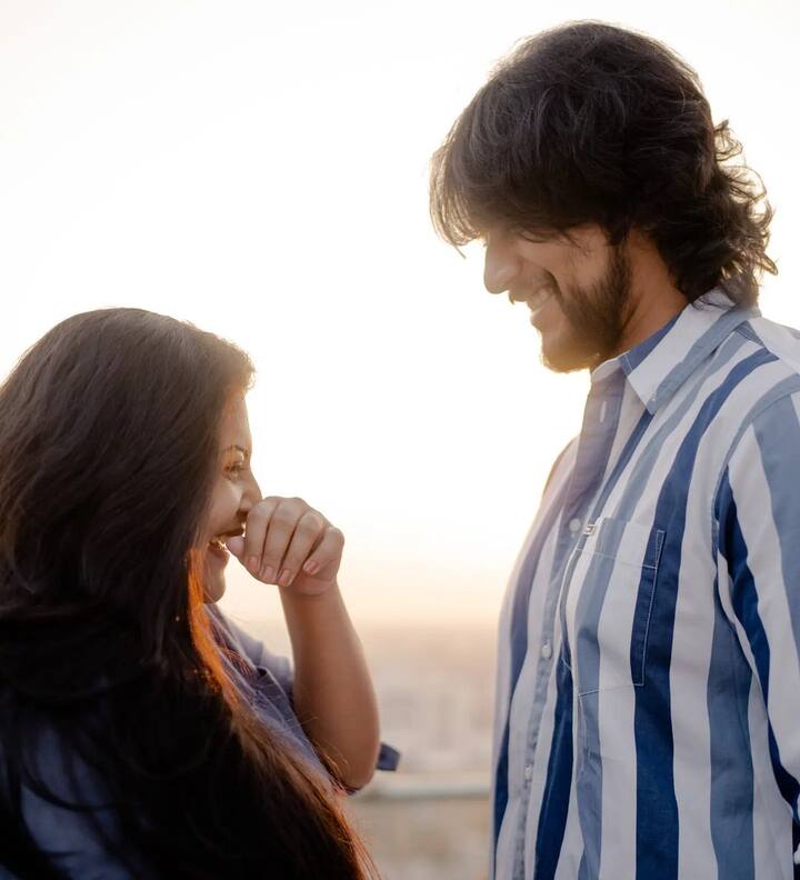 இப்பதிவின் மூலம் மஞ்சிமாவுடன் காதலில் உள்ளதை உறுதிப்படுத்தியுள்ளார் கவுதம்