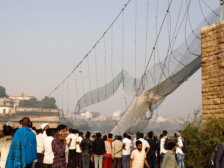 Gujarat Bridge Collapse In Morbi Nine Arrested Including Employees Of Oreva Group That Repaired Bridge Gujarat: Nine Arrested, Including Two Managers Of Firm That Repaired Morbi Bridge