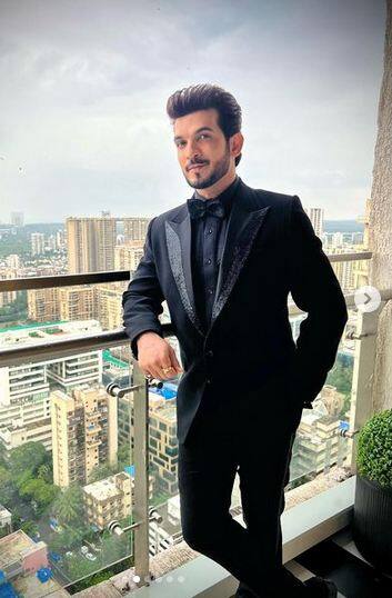 Arjun Bijlani: ਅਰਜੁਨ ਬਿਜਲਾਨੀ ਨੂੰ ਬਚਪਨ ਤੋਂ ਹੀ ਐਕਟਿੰਗ ਦਾ ਸ਼ੌਕ ਸੀ। ਜਦੋਂ ਅਰਜੁਨ 19 ਸਾਲ ਦਾ ਹੋਇਆ ਤਾਂ ਉਸ ਦੇ ਪਿਤਾ ਦੀ ਮੌਤ ਹੋ ਗਈ। ਇੱਕ ਨੌਜਵਾਨ ਮੁੰਡੇ ਦੀ ਦੁਨੀਆਂ ਅਚਾਨਕ ਬਦਲ ਗਈ।