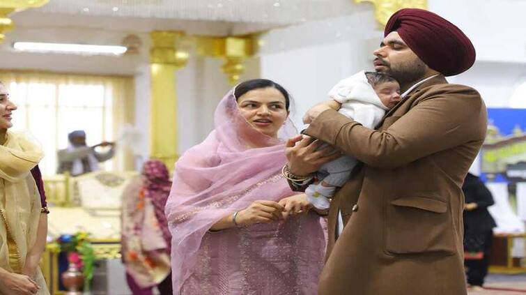 punjabi singer ninja paid visits gurdwara sahib with wife and new born son nishan shares adorable pictures on social media Punjabi Singer Ninja: ਪੰਜਾਬੀ ਸਿੰਗਰ ਨਿੰਜਾ ਪਤਨੀ ਤੇ ਪੁੱਤਰ ਨਾਲ ਗੁਰਦੁਆਰਾ ਸਾਹਿਬ ਹੋਏ ਨਤਮਸਤਕ, ਦਿਖਾਇਆ ਨਿਸ਼ਾਨ ਦਾ ਚਿਹਰਾ