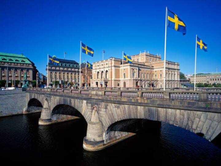 Sweden is also testing a digital currency called e-krona. Sweden’s central bank has said that Up to now, the e-krona pilot has only been simulated within the Riksbank, but will be broadened to include participants like commercial banks in the next phase of the project.[Image Credit: Getty]