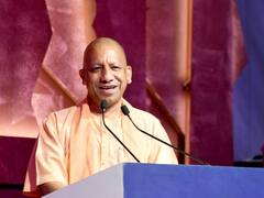 गौतम बुद्ध नगर के विकास के लिए और प्रयास करें : आदित्यनाथ