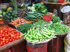 Vegetables Price : கொட்டி தீர்க்கும் மழை.. கோயம்பேடு சந்தையில் எந்தெந்த காய்கறிகள் என்னென்ன விலை..? இன்றைய நிலவரம்..!