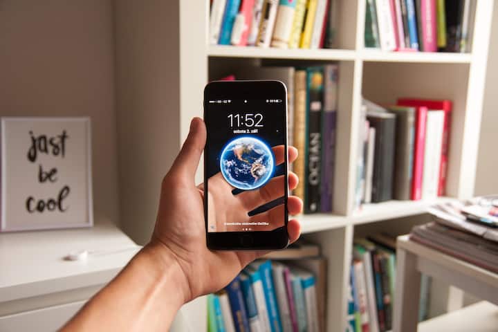 এই ফোনে 5G non-standalone (NSA) architecture- এর সাপোর্ট রয়েছে। এছাড়াও রয়েছে Jio True 5G standalone (SA) কানেক্টিভিটি।