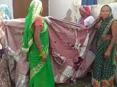 श्रावस्ती में स्वास्थ्य केंद्र के बाहर तड़पती रही गर्भवती महिला, सड़क पर प्रसव के बाद ठेले पर पहुंचाया अस्पताल