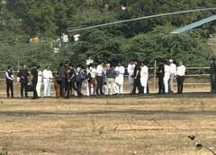 PM મોદીએ Morbi Bridge ઘટના સ્થળની મુલાકાત બાદ રાહત-બચાવ કામ કરનાર જવાનો અને ઈજાગ્રસ્તોને મળ્યા, જુઓ Photos