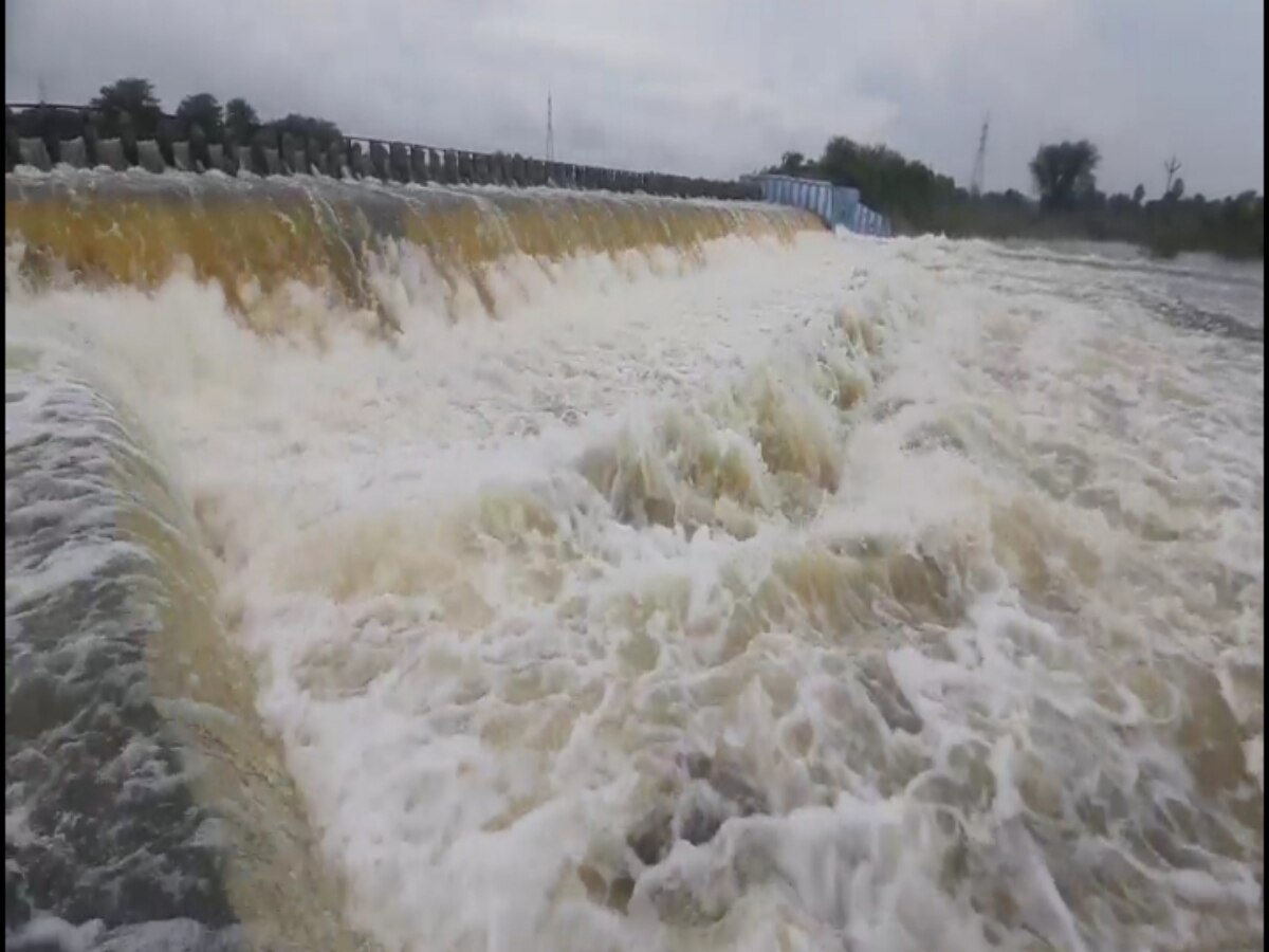 Kanchipuram Lakes : அட அதுக்குள்ள இவ்வளவு ஏரிகள், முழு கொள்ளளவை எட்டி நிரம்பிடுச்சா? காஞ்சிபுரம் மாவட்ட ஏரிகளின் நிலவரம் இதுதான்..