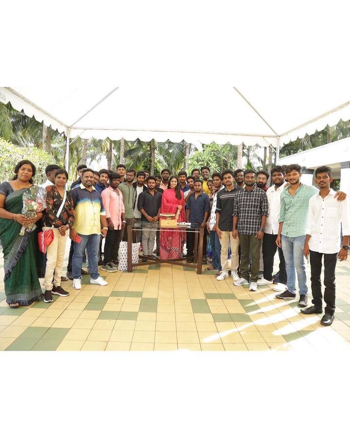 கீர்த்தி சுரேஷின் பிறந்தநாள் கிளிக்ஸ் தற்போது வைரலாகி வருகிறது