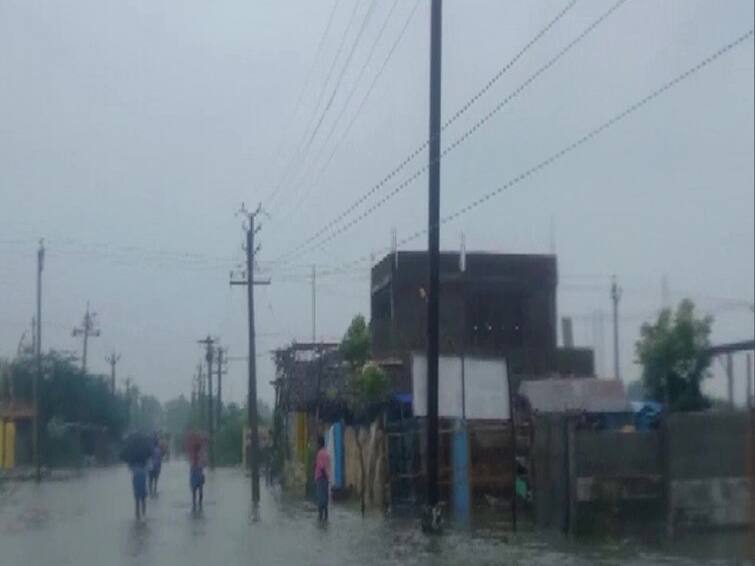 Thanjavur District Collector announced public holiday due to heavy Rain தஞ்சை மாவட்டத்தில் தொடர்ந்து பெய்து வரும் கனமழை..மாணவர்கள் மகிழ்ச்சி.. விவசாயிகள் அதிர்ச்சி..!