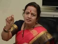 मुंबई की पूर्व मेयर किशोरी पेडनेकर पहुंचीं दादर पुलिस स्टेशन, SRA फ्लैट घोटाला से जुड़ा है मामला