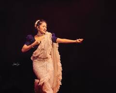 Gautami Patil : कोण आहे 'लावणी क्वीन' गौतमी पाटील?