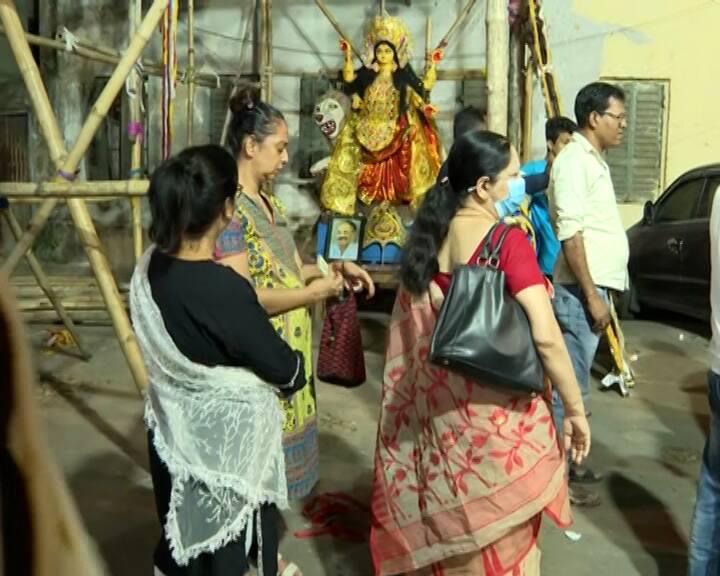 Who will be the president? Beginning at the hands of Subrata Mukhopadhyay, the conflict between the two sides in the Jagaddhatri Puja Ballygunge: কে হবেন সভাপতি? সুব্রত মুখোপাধ্যায়ের হাত ধরে শুরু হওয়া, জগদ্ধাত্রী পুজোয় দুই পক্ষের দ্বন্দ্ব