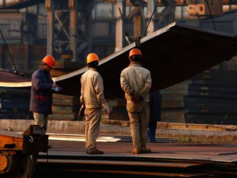 India's Manufacturing PMI Edges Up To 55.3 In October Hiring At 33-Month High Report India's Manufacturing PMI Edges Up To 55.3 In October, Hiring At 33-Month High: Report