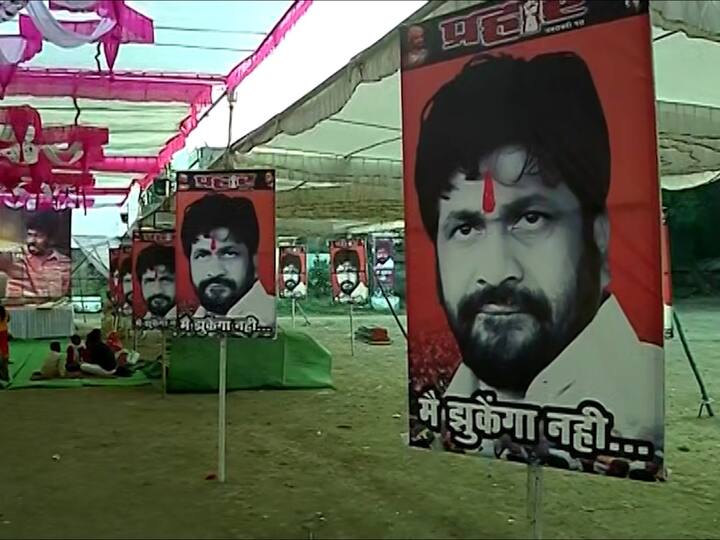 मेळाव्याआधी कार्यकर्त्यांची पोस्टरबाजी