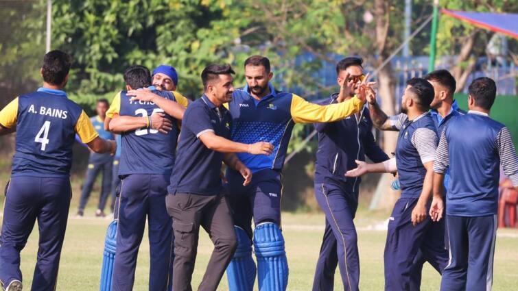 SMAT 2022: Shahbaz Ahmed's half century in vain Akash Vasisht, Nikhil Gangta help Himachal Pradesh defeat Bengal SMAT 2022: ১৯৯ রান করেও রুদ্ধশ্বাস কোয়ার্টার ফাইনালে শেষ বলে হিমাচলের বিরুদ্ধে হার বাংলার