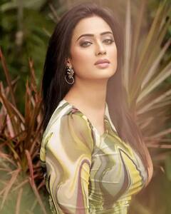 Shweta Tiwariના ગ્લેમરસ લૂકે ઉડાવ્યા હોશ, તસવીરોમાં 'અપરાજિતા'નો આ લૂક કરી દેશે તમને મદહોશ