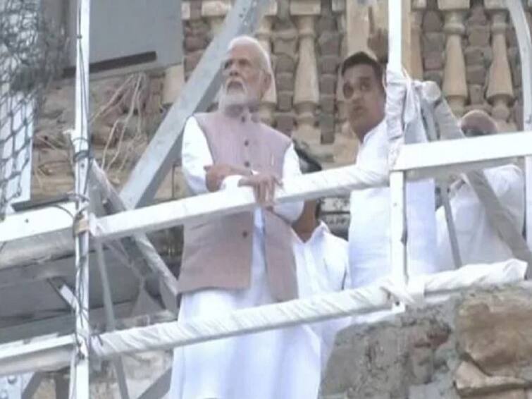 PM Modi visits Gujarat Morbi Where 135 Died In Bridge Tragedy know details குஜராத் பால விபத்து நடந்த பகுதிக்கு சென்ற பிரதமர் மோடி... காரணமானவர்கள் மீது நடவடிக்கை எடுக்கப்படுமா?