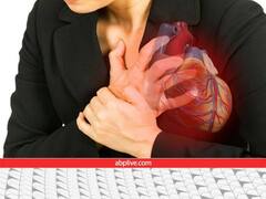 शरीर में दिखें ये लक्षण तो हो जाए सावधान, पड़ सकता है दिल का दौरा