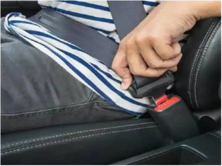 Wearing Seat belt in car is compulsory in Mumbai Traffic Police spread awareness 10 days ann Mumbai: कार में बैठे सभी लोगों का सीट बेल्ट लगाना हुआ अनिवार्य, 10 दिन तक जागरूकता अभियान चलाएगी पुलिस