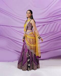 Bindu Madhavi Half Saree Pics : హలో, బ్యూటిఫుల్ బిందు మాధవి ఇదిగో - దేశీ అవతార్‌లో నేచురల్‌గా