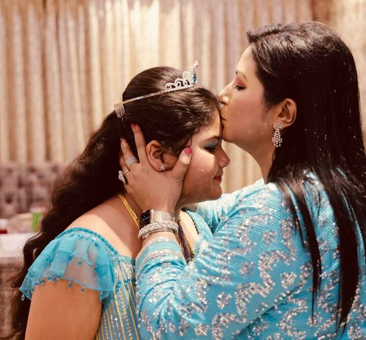 লিখলেন, ' অশান্ত দাম্পত্য জীবনের শুরু থেকেই আমি খুব সন্দিহান ছিলাম যে আমি কখনও মা হব কি না! আমি কখনই চাইনি যে অন্য একটি ক্ষুদ্র প্রাণ কষ্ট পাক'