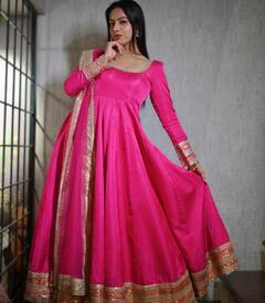 Fashion Tips: नई नवेली दुल्हन हैं और अपने लुक को लेकर हैं कंफ्यूज तो ट्राई करें एक से बढ़कर एक स्टाइलिश कुर्ती लुक