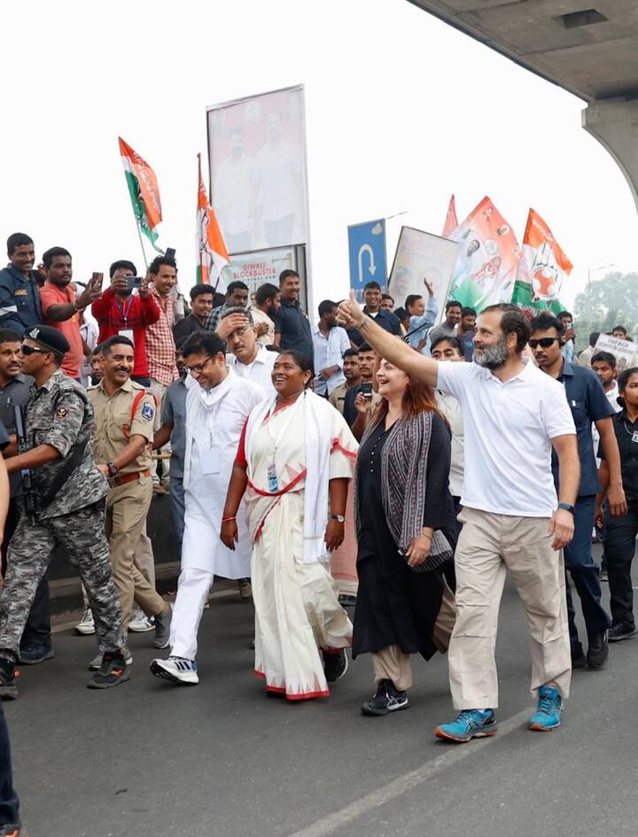 'দিল হ্যায় কি মানতা নহি', 'সড়ক', 'স্যর', 'জখম'-সহ একাধিক দুরন্ত সিনেমা রয়েছে তাঁর ঝুলিতে। চিত্র পরিচালক হিসেবেও উপহার দিয়েছেন একাধিক সিনেমা।