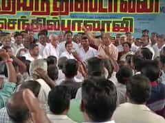 கரூரில் திமுக கொடி கம்பம் சேதம் - பாஜகவினர் 2 பேர் கைது