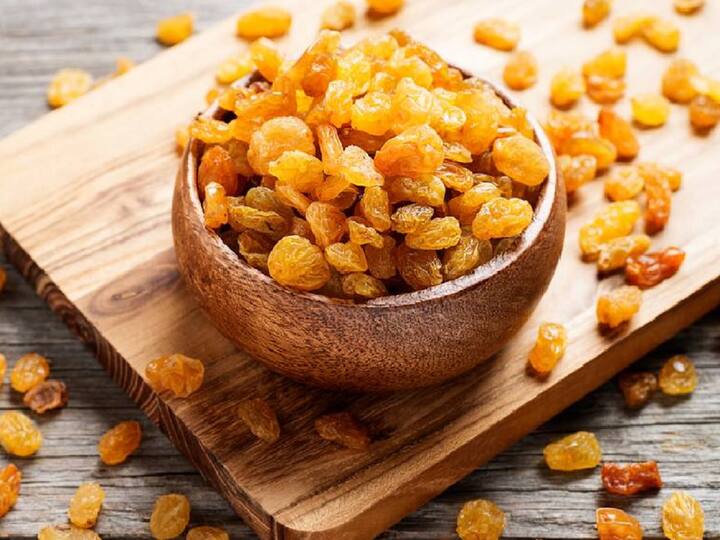 तुम्ही पचनसंस्थेच्या समस्येने त्रस्त असाल तर अशा स्थितीत नियमितपणे मनुके खाण्याचा सल्ला दिला जातो.