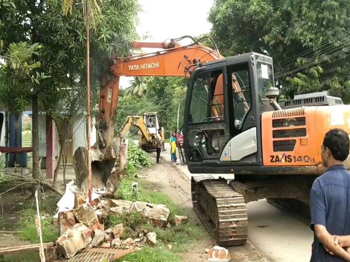 மயிலாடுதுறை - சீர்காழி நெடுஞ்சாலையில் வீடுகள் இடிப்பு - காரணம் என்ன?