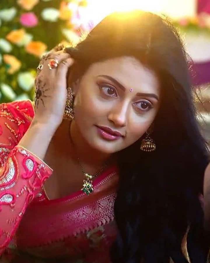 ఎన్నెన్నో జన్మల బంధం సీరియల్ వేద ( దెబ్జాని మోదక్) (image credit:Debjani Modak/Instagram)