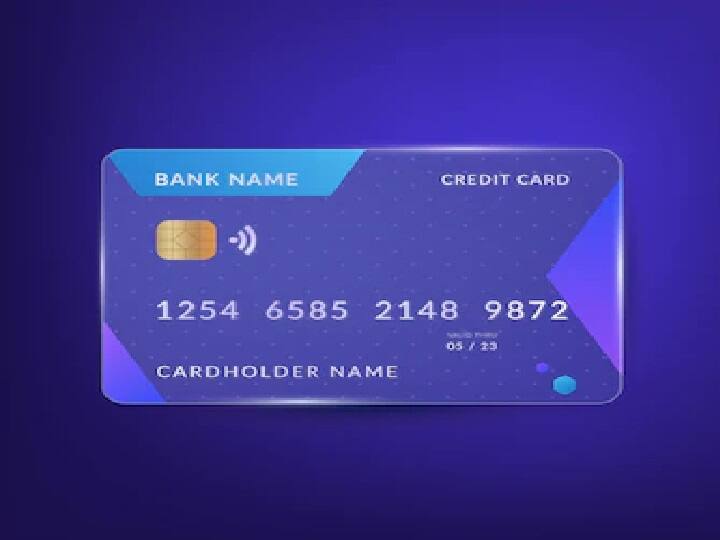 क्रेडिट कार्ड के बिल का समय-समय पर भुगतान करें. कई बार लोग क्रेडिट कार्ड से इतनी शॉपिंग कर लेते हैं कि उन्हें बाद में परेशानी का सामना करना पड़ता हैं. ऐसे में अपने खर्च को कंट्रोल में रखने की कोशिश करें.