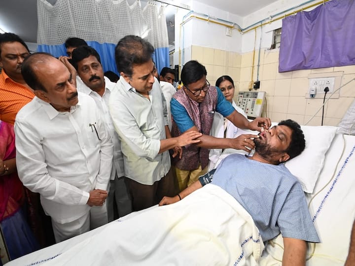 Minister KTR And Mahamood Ali Visited The Injured People in Munugode Stone Attack Minister KTR: ప‌లివెల‌  రాళ్ల దాడిలో గాయపడ్డ వారిని పరామర్శించిన మంత్రి కేటీఆర్