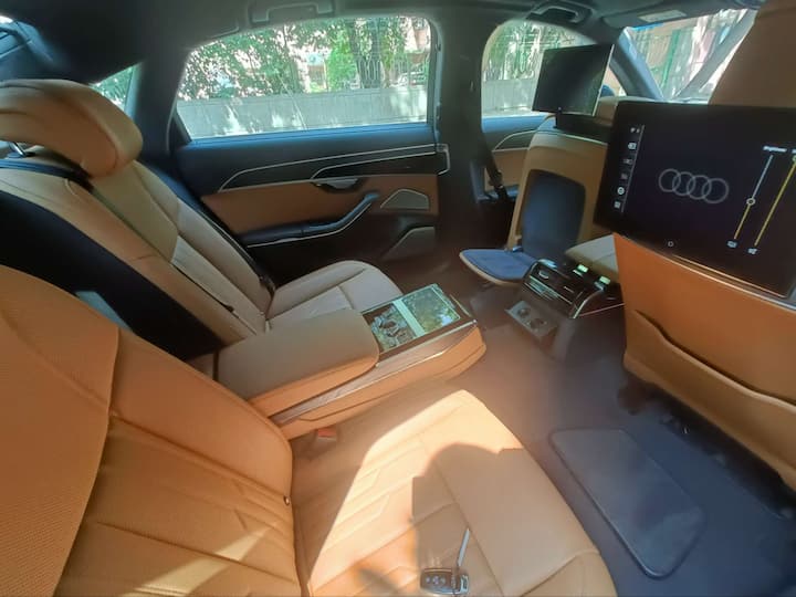 The other big highlight is the rear seat executive package which brings in a rear seat recliner along with comfortable individual seats with massage of course ventilation. The A8L goes beyond this with a rear seat heated foot massager plus rear seat entertainment screens with a remote. Coupled with the 4-zone climate control and a Bang & Olufsen Advanced Sound System with 3D sound- the rear seat is indeed a nice place to be! There is a huge amount of space on offer as you can see! (Source: Somnath Chhaterjee)