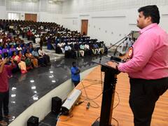 “நாம் போட்டி போடுவது மனிதர்களுடன் அல்ல, நம் கண்ணுக்கு தெரியாத கிருமிகளோடு” - கரூர் ஆட்சியர்