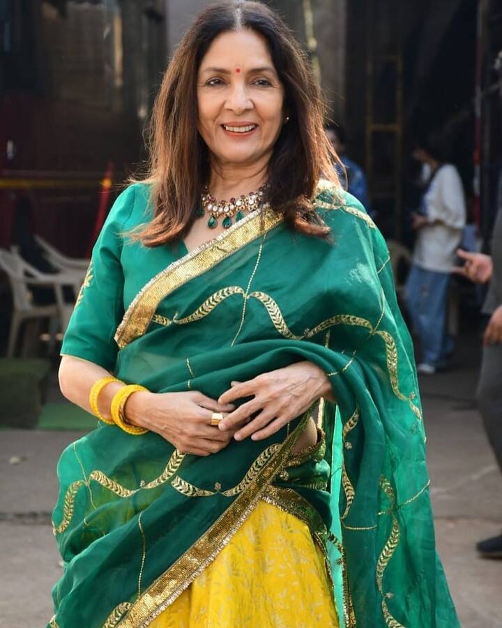 નીના ગુપ્તાએ પોતાના ઇન્સ્ટાગ્રામ પર તસવીરો શેર કરી છે, જેમાં તે લીલા અને પીળા રંગની ચણીયા-ચોળીમાં એકદમ બૉલ્ડ એન્ડ બિન્દાસ દેખાઇ રહી છે.