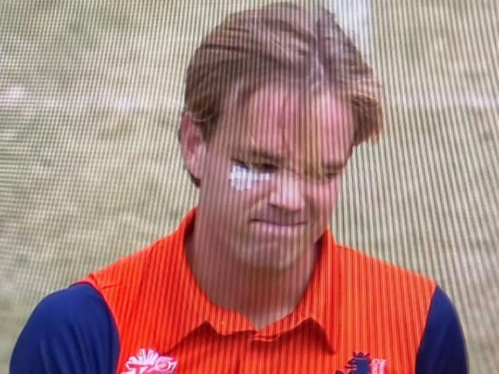 T20 WC 2022 ZIM vs NED Even after the injury Bas de leede play against Zimbabwe ZIM vs NED: चोट के बाद भी मैच खेलने उतरे बस डि लीडे, देश प्रेम देख हर किसी ने किया सलाम