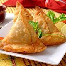 ઓઇલી ફૂડ પાચનમાં અવરોધ પેદા કરે છે. જેનાથી માનસિક સતકર્તા અને ડિપ્રેશન આવે છે. તો જંકફૂડ અને ઓઇલી ફૂડને ડાયટમાંથી દૂર કરો.આલ્કોહોલ યુક્ત પદાર્થનું સેવન ટાળો જે ડિપ્રેશનને નોતરે છે.