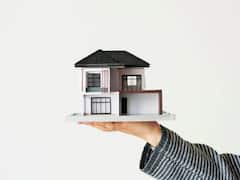 Loan Becomes Costly: रिजर्व बैंक के मॉनिटरी पॉलिसी से पहले 5 बैंकों ने बढ़ाया अपना MCLR! जानिए नई ब्याज दर