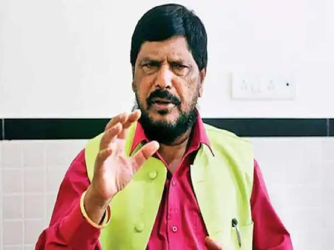 Ramdas Athawale : रिपब्लिकन असलो तरी आमच्या मनातला विद्रोही पॅंथर संपलेला नाही : रामदास आठवले Minister Ramdas Athawale comment on Dalit Panthers Ramdas Athawale : रिपब्लिकन असलो तरी आमच्या मनातला विद्रोही पॅंथर संपलेला नाही : रामदास आठवले