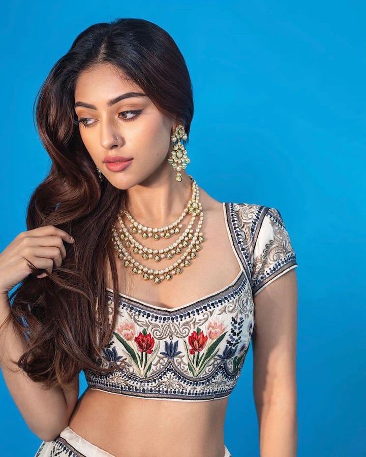 ఇప్పుడు అల్లి శిరీష్ తో కలిసి ఊర్వశివో రాక్షసివో అంటూ ప్రేక్షకుల ముందుకు రాబోతుంది. Image Credit:Anu Emmanuel/Instagram