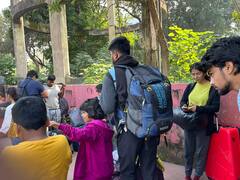 In Pics : दिवाळीच्या सुट्ट्या संपल्या; गावाकडून 'खंडेराव' पुण्यात परतले; पुणे स्टेशनवर तोबा गर्दी