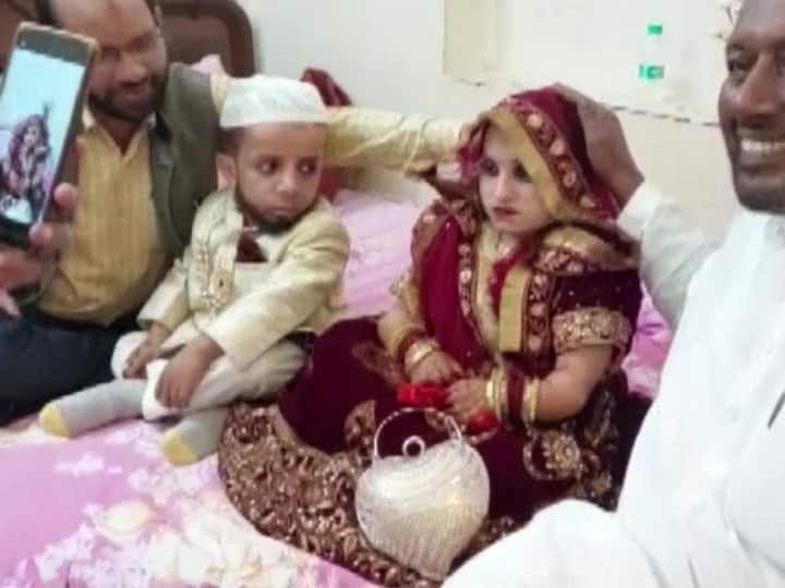 Azeem Mansoori 2.3 feet tall man gets married in Uttar Pradesh Hapur Hapur: दिल की ख्वाहिश पूरी, ढाई फीट के अजीम मंसूरी की हुई शादी, बेगम पर से नहीं हट रही थी नजर