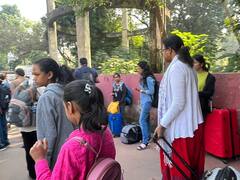 In Pics : दिवाळीच्या सुट्ट्या संपल्या; गावाकडून 'खंडेराव' पुण्यात परतले; पुणे स्टेशनवर तोबा गर्दी