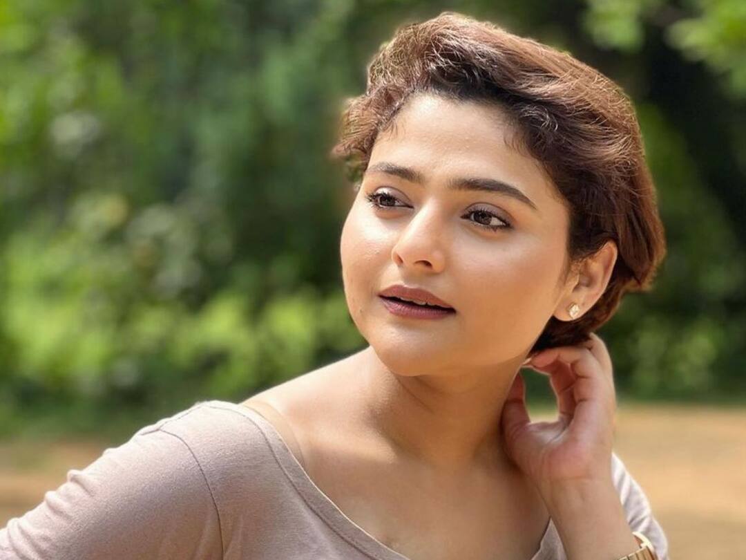 Tollywood Actress Aindrila Sharma suffers brain stroke admitted in hospital ventilation Aindrila Sharma: রাতে আচমকা ফের অসুস্থ, ভেন্টিলেটরে অভিনেত্রী ঐন্দ্রিলা, পাশে রয়েছেন সব্যসাচী