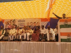 गुजरात में BJP को बड़ा झटका, पंचमहल से पूर्व सांसद प्रभात सिंह चौहान ने थामा कांग्रेस का हाथ