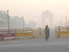 Delhi Engulfed By Thick Smog Blanket As Air Quality Remains 'Very Poor' — IN PICS