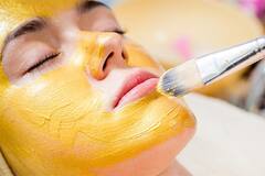 Turmeric For Fair Skin : ਕੈਮੀਕਲ ਪ੍ਰੋਡਕਟਸ ਨਹੀਂ ਬਲਕਿ ਇਸਦੀ ਵਰਤੋਂ ਨਾਲ ਨਿਖਰੇਗੀ ਸਕਿਨ, ਜਾਣੋ