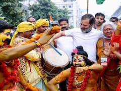 In Pics: సంగారెడ్డిలో మరింత జోష్‌లో రాహుల్ - కొరడాతో కొట్టుకుంటూ, గిరిజనులతో థింసా నృత్యం చేస్తూ - ఫోటోలు