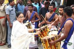 Mamata, Stalin, Rajini Take Part In WB Governor La Ganesan's Family Function. See Pics